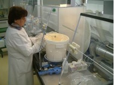 Easy filling at Bachem with Click Pack nestable containers