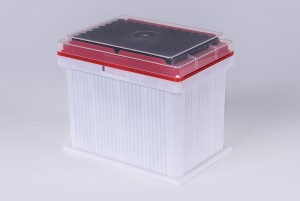 Ritter Medical new-style TECAN-compatible blackKnights carrier for 1000 µl tips (lid on)