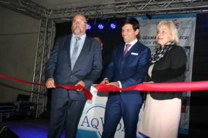Opening of the production plant (CEO and founder Wolfgang Heinze, minister Harry Glawe, county commissioner Kerstin Weiss)