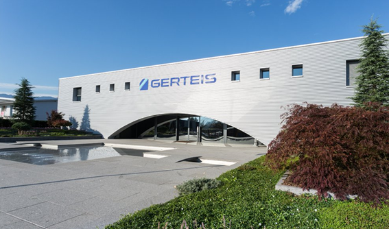 Gerteis® showing advanced dry granulation roller compaction at 2022 CPhI North America